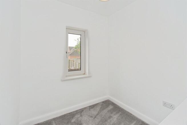 3 bed Semi-Detached for sale Image 9