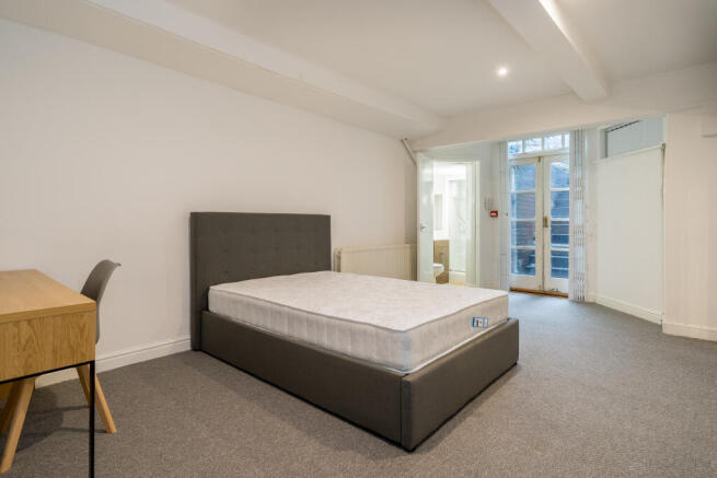 2 bed Flat to rent Image 5