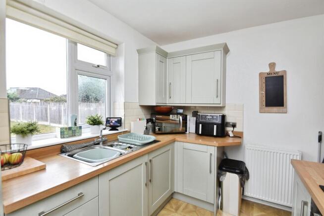 2 bed Semi-Detached for sale Image 3