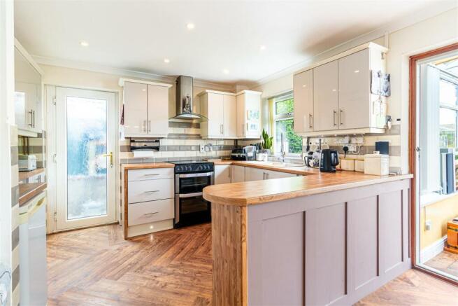 Kitchen/Dining Room