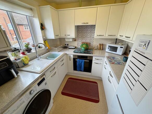 Kitchen (2)
