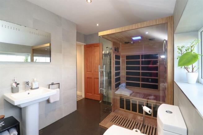 Shower Room & Sauna