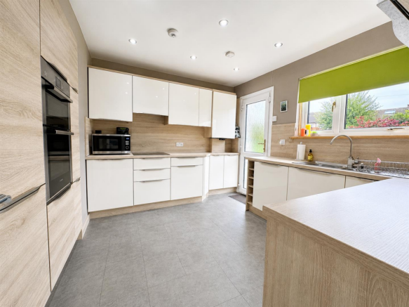Kitchen/Dining