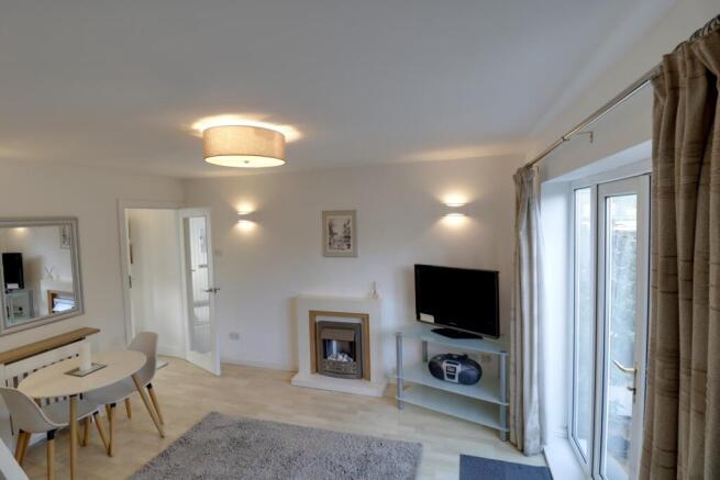 Lounge b