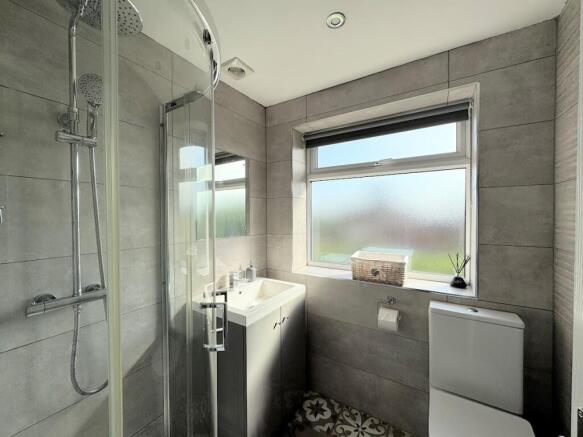 SHOWER ROOM