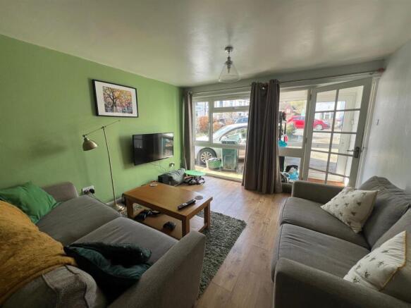 Living Room 2.jpg