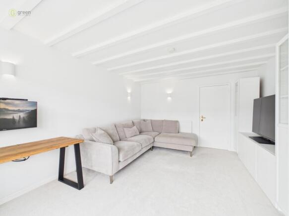 cam01698g0pr0195still003