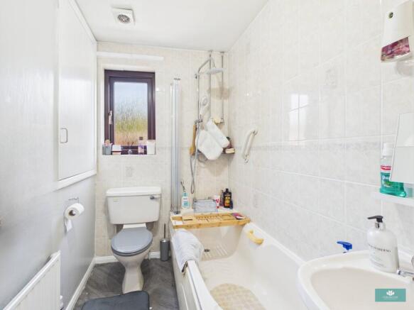2 bed Semi-Detached for sale Image 11