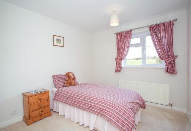 Bedroom 4.jpg