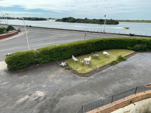 Franklyn Ct Communal Garden/View