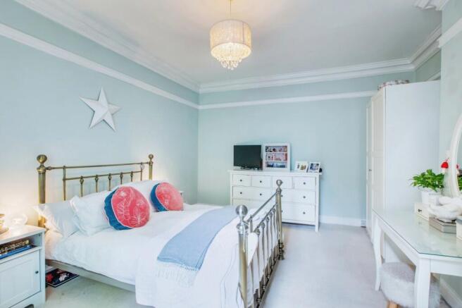 4 bed Detached for sale Image 12