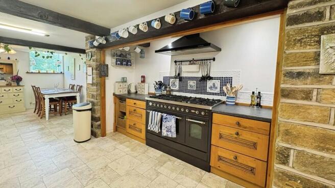 5 bed Barn Conversion for sale Image 11