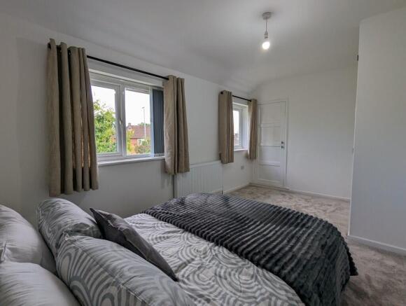 2 bed Semi-Detached to rent Image 10