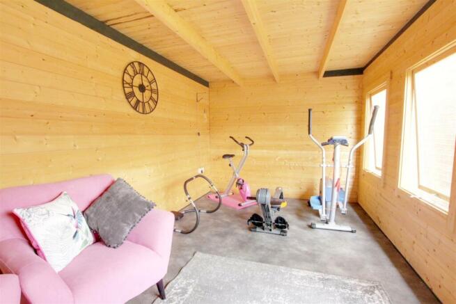 Home Study/Gym/Summer House