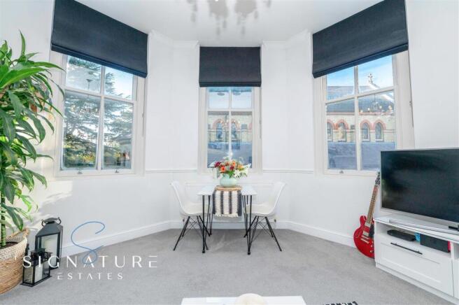 Living Room 2 (3).jpg