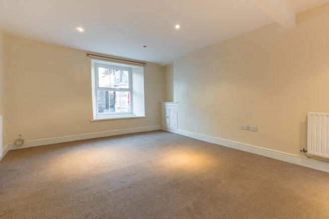 Dining Area/Sitti...