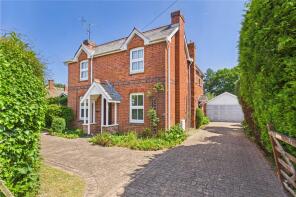 17, Woodlands Avenue, Burghfield Common, Reading RG7 3HU