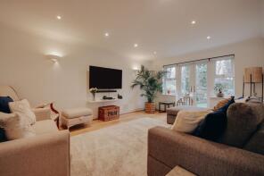 3, Elmhurst Close, Bushey WD23 2QB