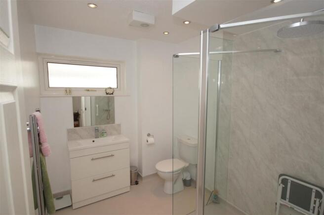 Wet Room.JPG