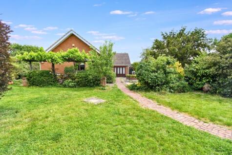 Cause End Road, Wootton, Bedford, MK43