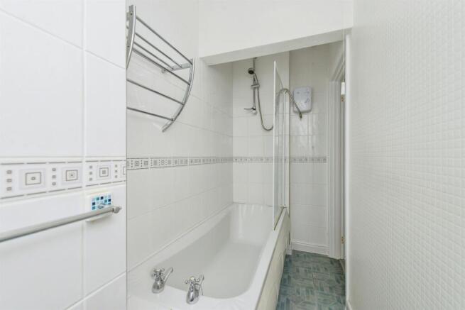 2 bed Terraced for sale Image 6