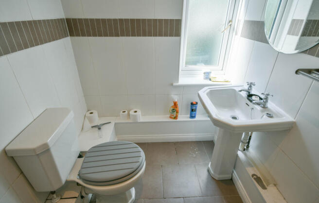 2 bed Flat for sale Image 7