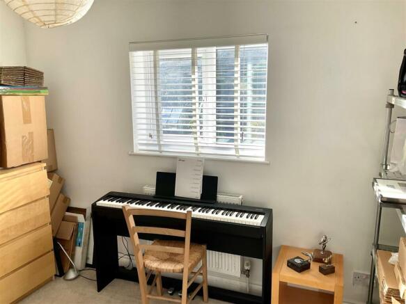 Bedroom 4.jpg