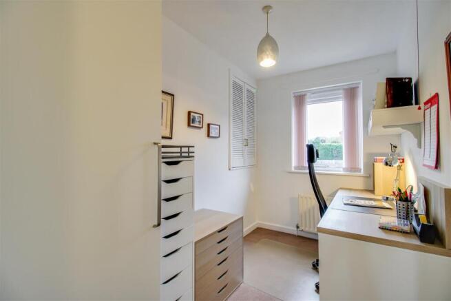 2 bed Apartment for sale Image 6