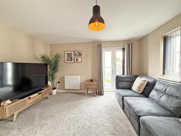 Blakeney Road 8 - Lounge 1.jpg