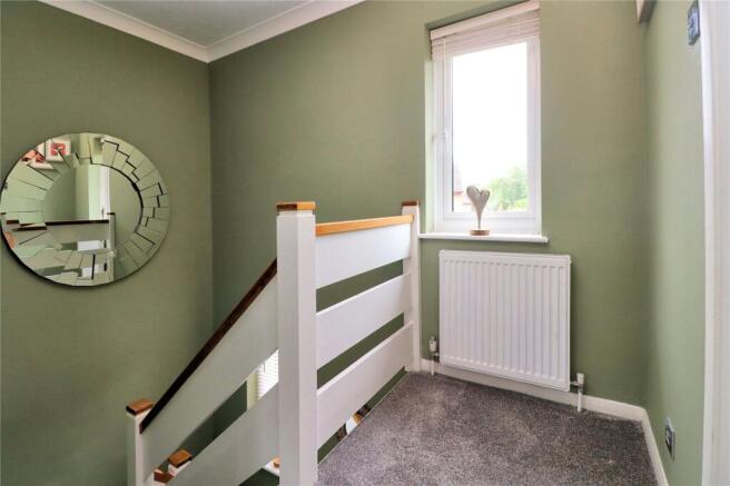 Westmead, Woking, Surrey, GU21 photo 4