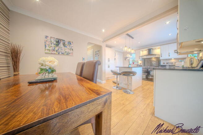 4 bed Detached for sale Image 7