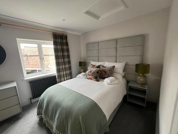 1 bed Town House to rent Image 5