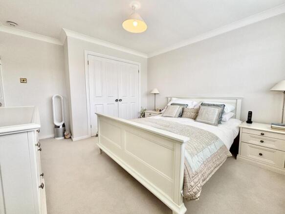 4 bed Detached for sale Image 12