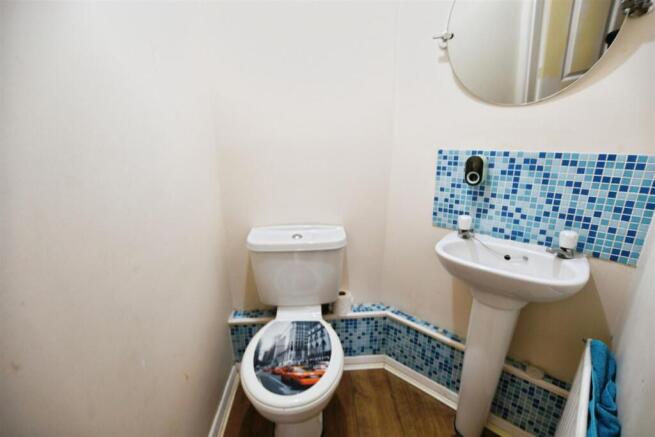 4 bed Detached for sale Image 5