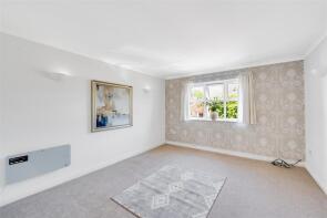 52, Hillary Drive, Isleworth TW7 7EG