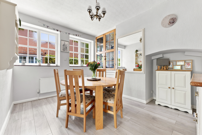 6 bed Semi-Detached for sale Image 11