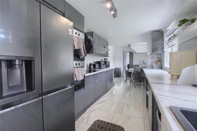 3 bed Semi-Detached for sale Image 10