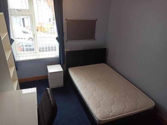 6 bed Terraced to rent Image 9
