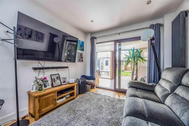 38 North Crescent, Hayling Island-Small-PorticoMar