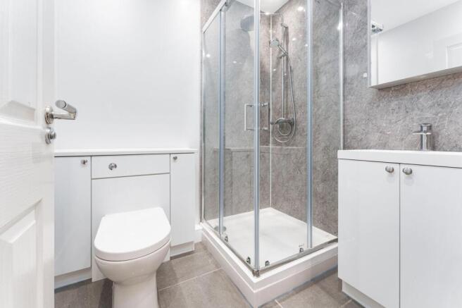 2 bed Terraced to rent Image 6