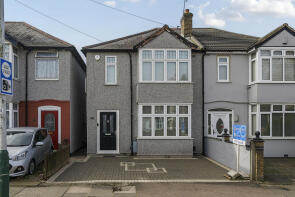 33, Collier Row Lane, Romford RM5 3BL