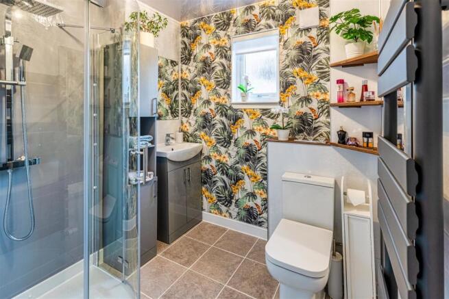 Bathroom_Family_Tiles_Glass_Safety_DesignerRadiato