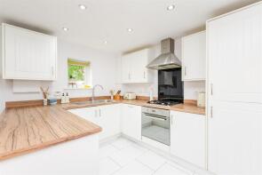Flat 4, 1 Greenview House, Westwood, Gravesend DA11 7AA