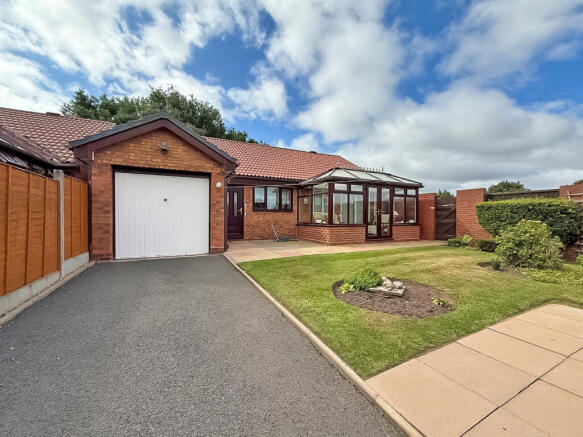 3-bed detached on Carnoustie Close, Bloxwich, Walsall, £400,000