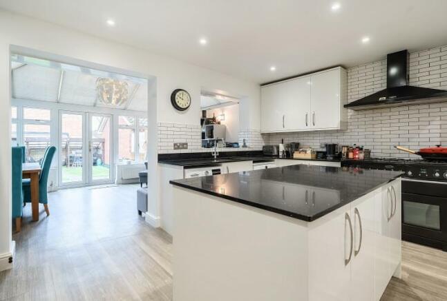 Kitchen/Breakfast Rm