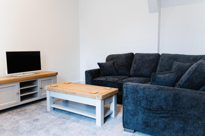 2 bed Apartment to rent Image 7