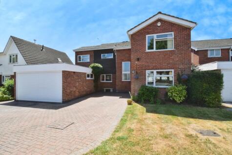 Maidwell Close, Wigston, Leicestershire, LE18