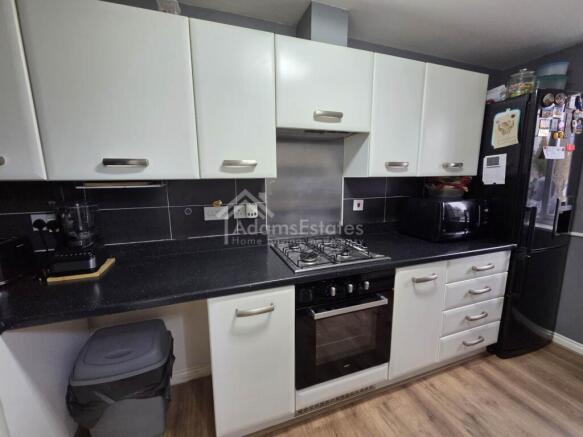 3 bed Semi-Detached for sale Image 5