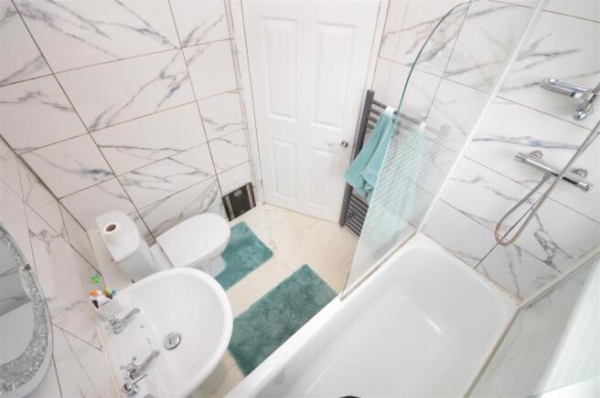 3 bed Terraced for sale Image 12