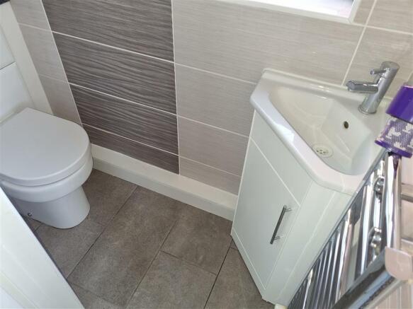 Cloakroom/wc